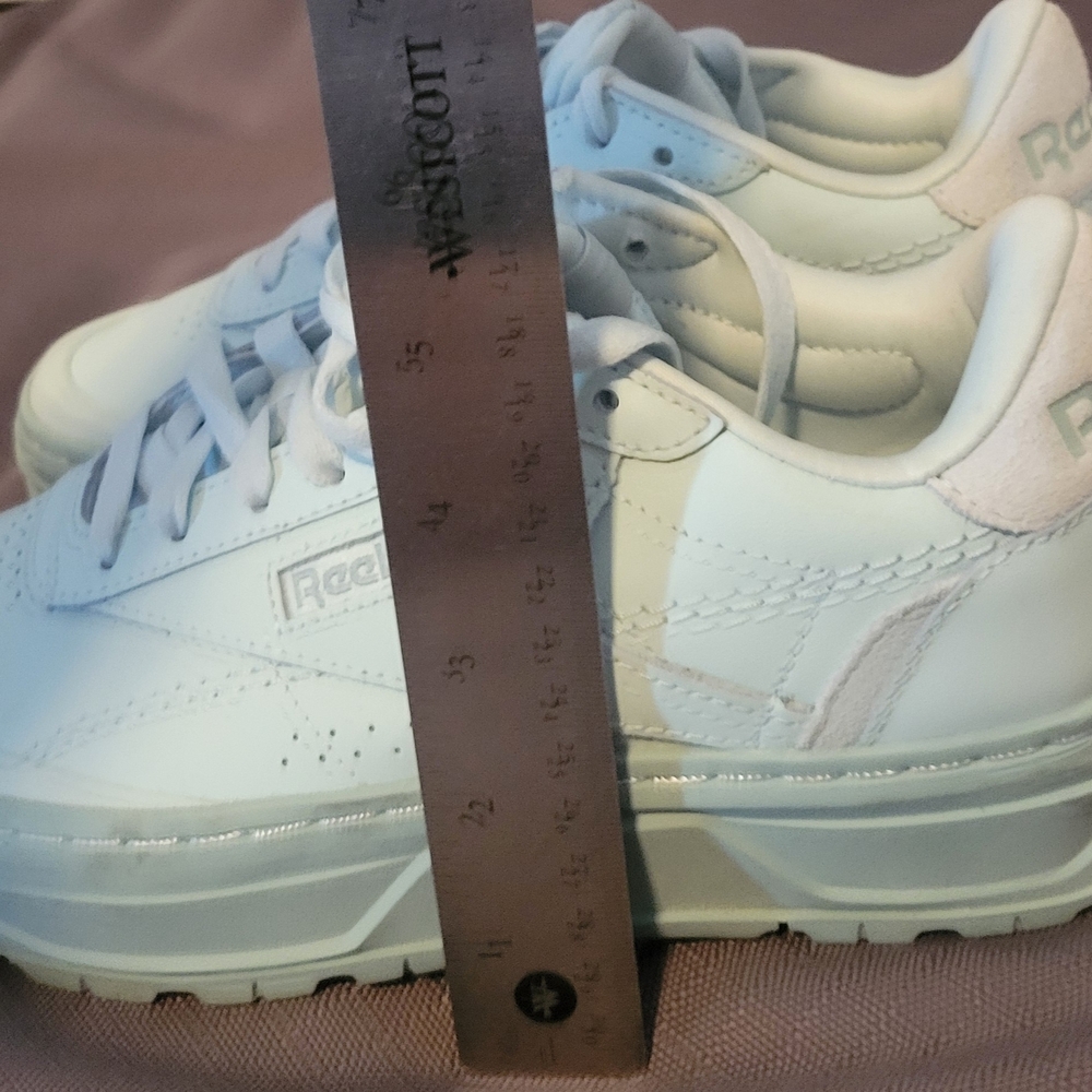 Reebok Women's Light Green Sneakers